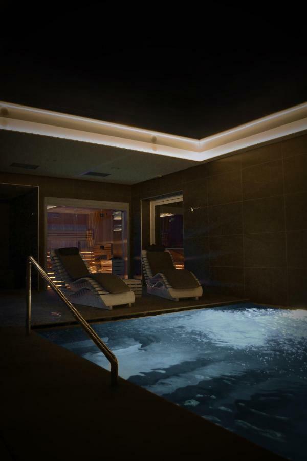 Albergo Moderno & Spa Fuipiano Valle Imagna Exterior photo